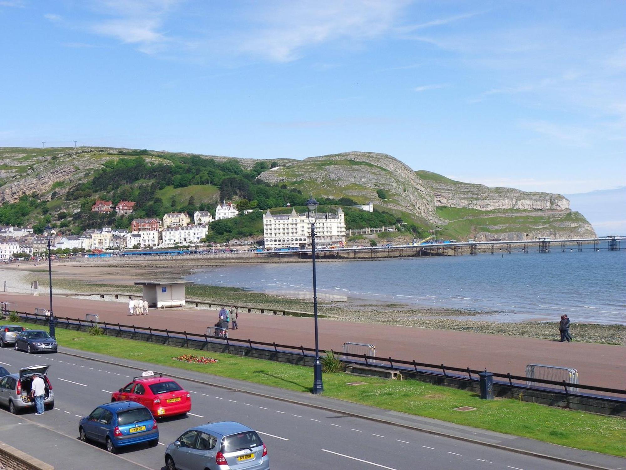 The Oasis Hotel Llandudno Exterior photo